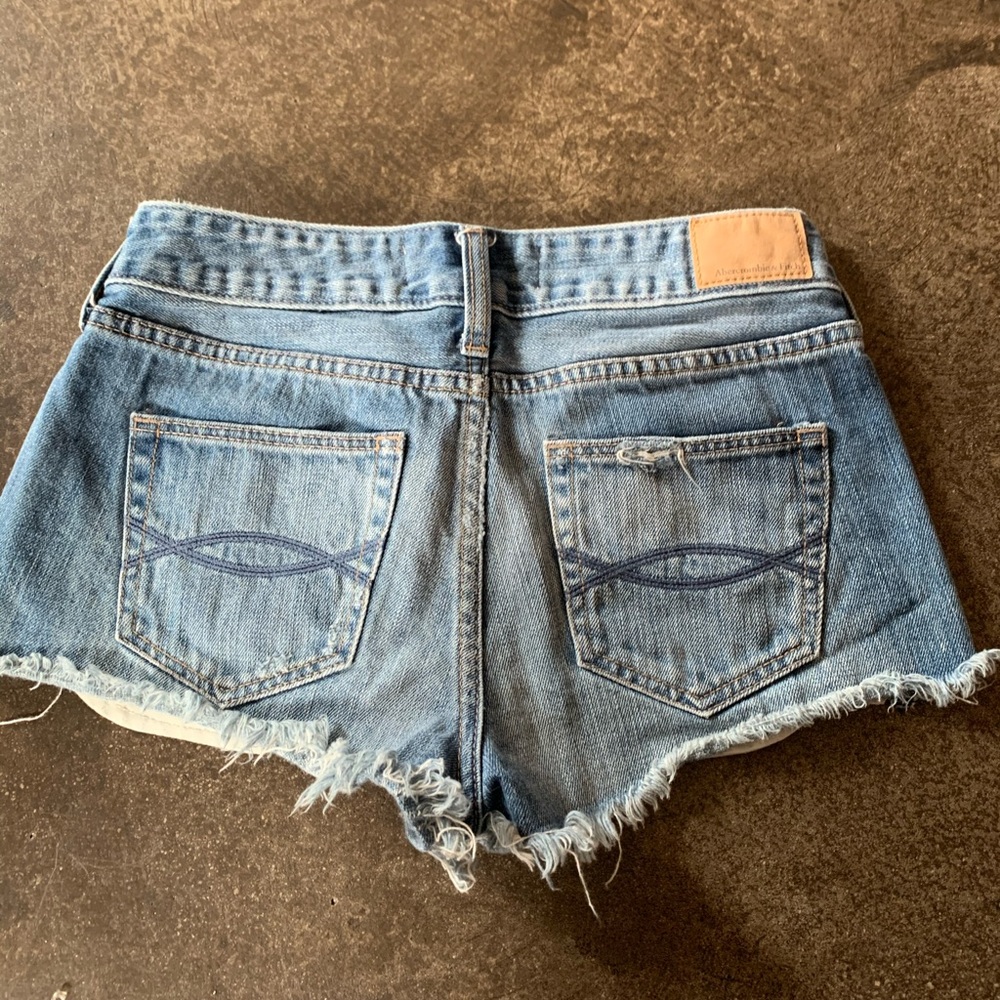 Set of 2 Abercrombie & Fitch Shorts - Picture 5 of 6